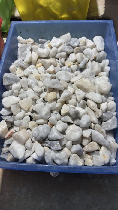 Мраморная галька.