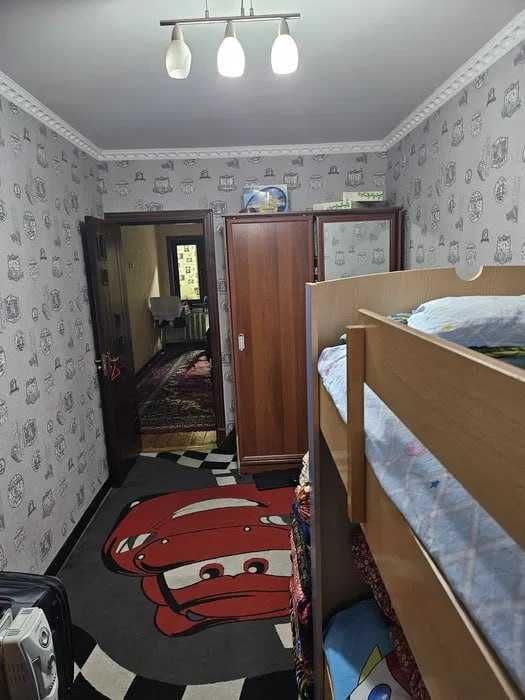 Продаётся квартира Юнуса Раджаби СпецПлан 2/2/4 50м2