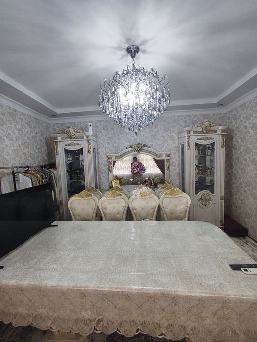 Sergilida 1,8 sotix 5 xona xovli