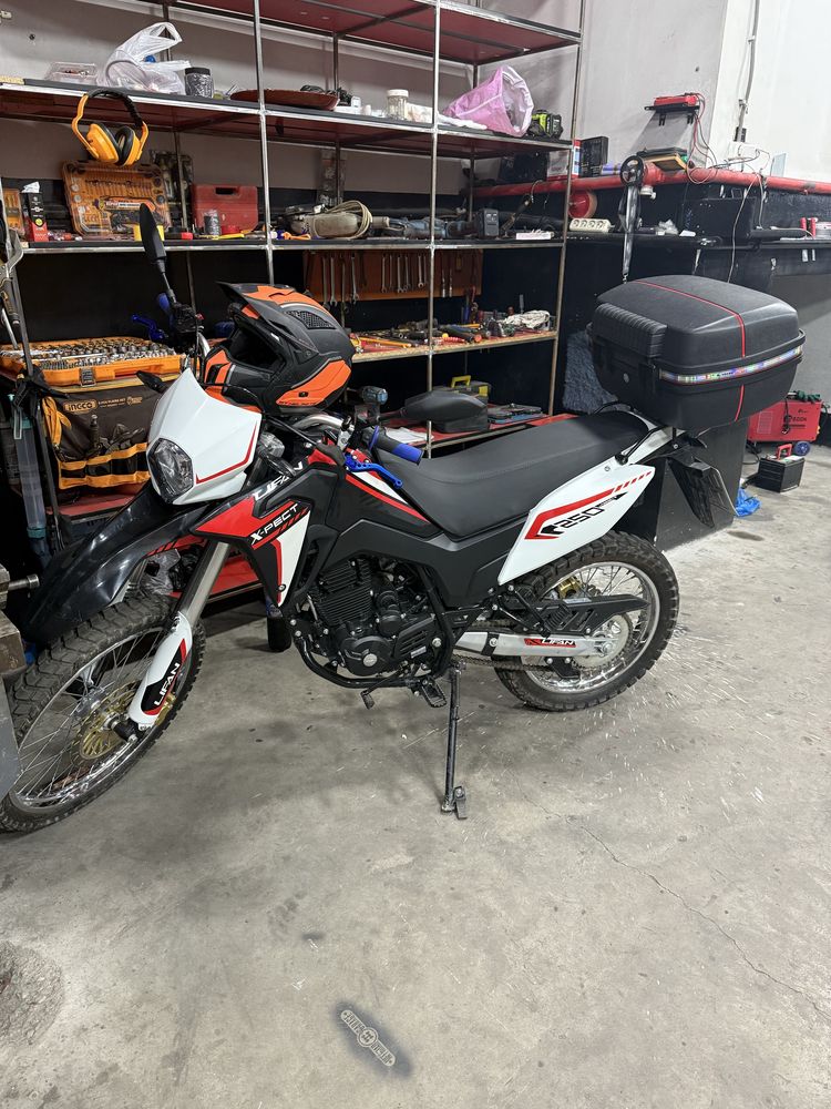 Мотоцыкл Lifan X-pect 250
