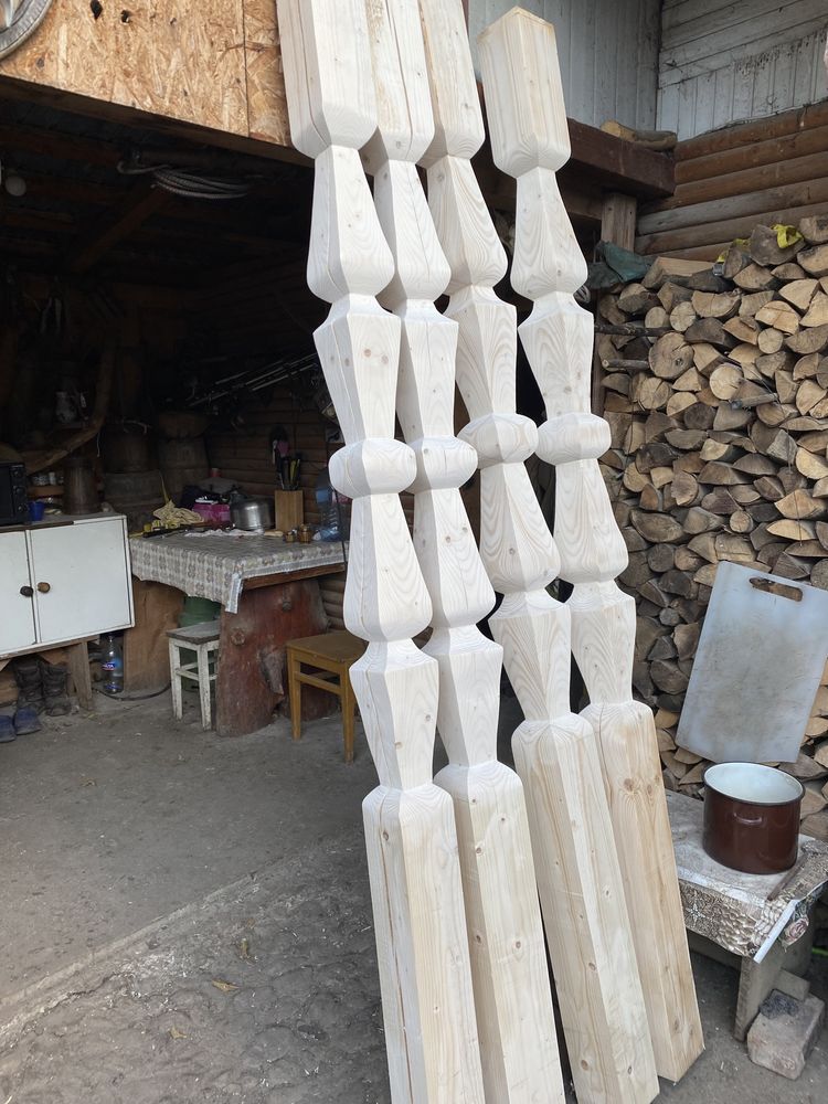 Vand 4 stalpi sculptati foisor sau terasa