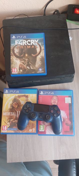 Vând ps 4 slim 500gb 3 jocuri
