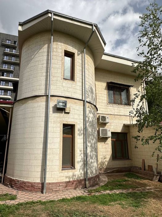 Продается дом рядом с российским посольством