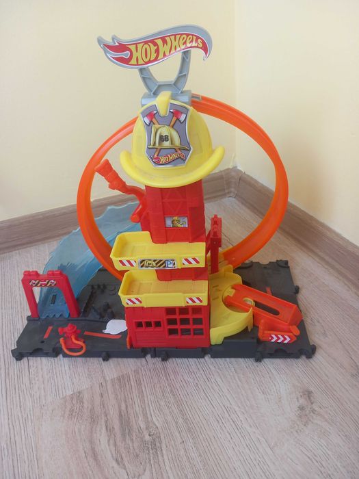 Hot wheels писта