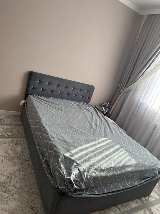 Диван кроват продаю в отдичном состояний