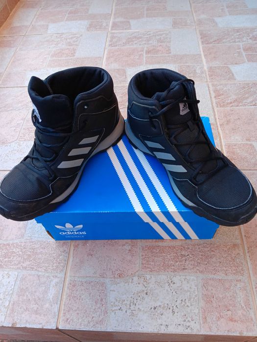 Зимни обувки adidas  Terex