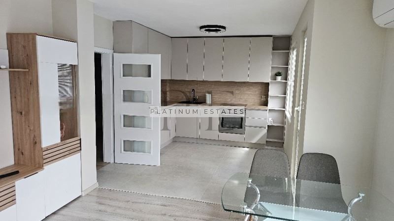 2-стаен в София-Изток площ 75 цена 700