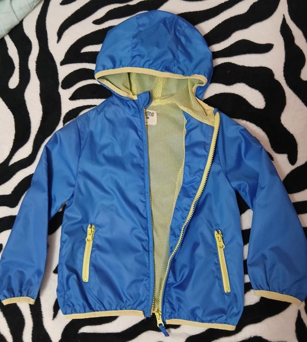 Продам ветровку на мальчика