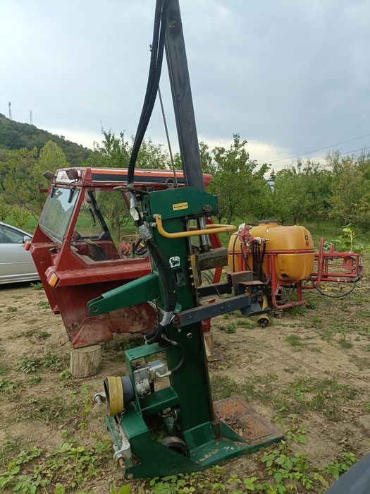 Crepător despicător lemne