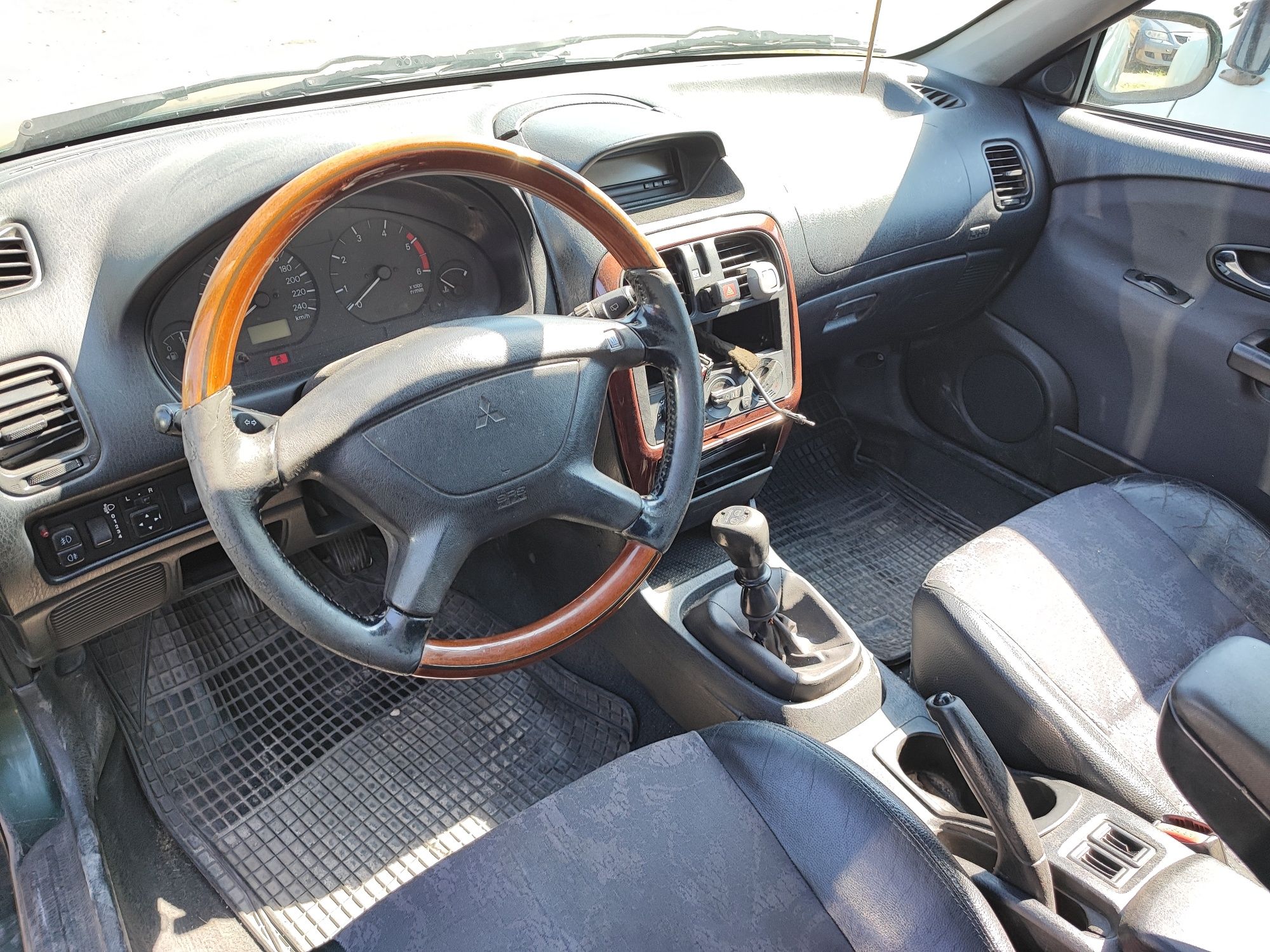 Mitsubishi Charisma 1.9 НА ЧАСТИ