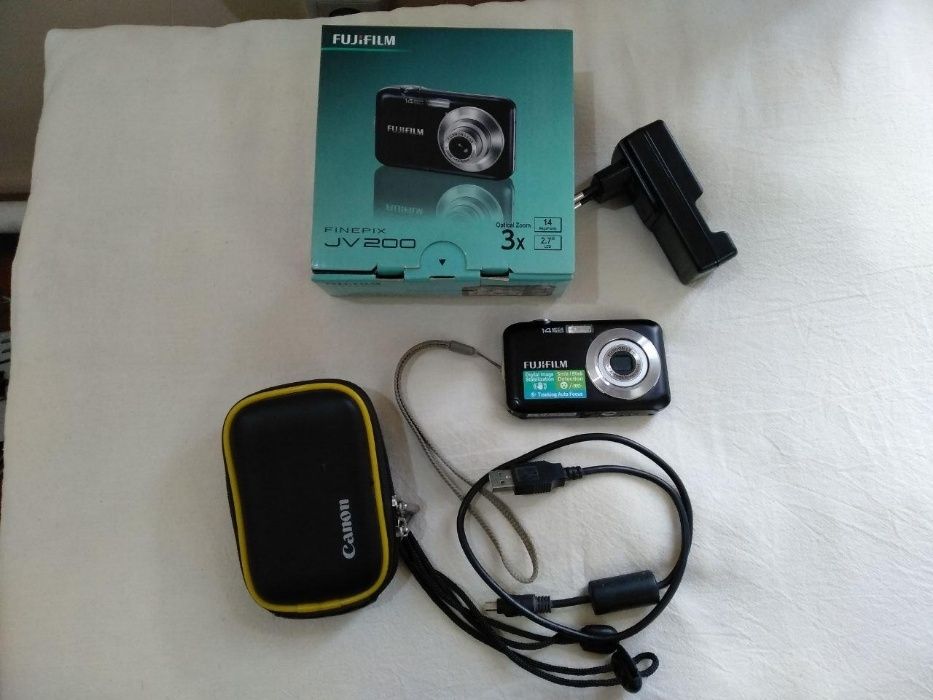 Компактный фотоаппарат Fujifilm FinePix JV200