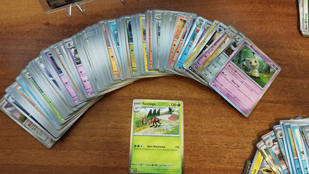 Colectie carti Pokemon -Expansiune 151 + Bulk Mixt diferite expansiuni