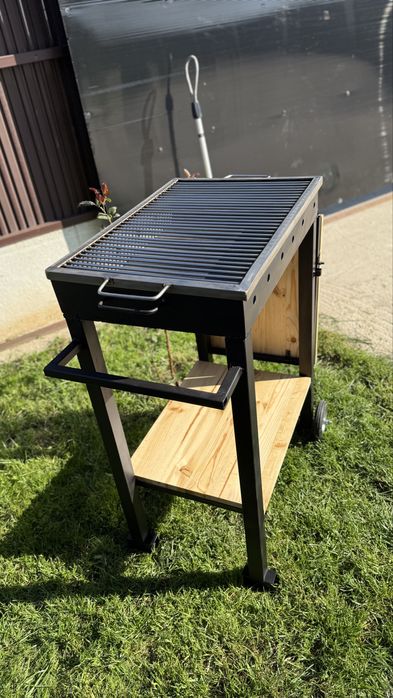 Vand gratar durabil (grill inox)