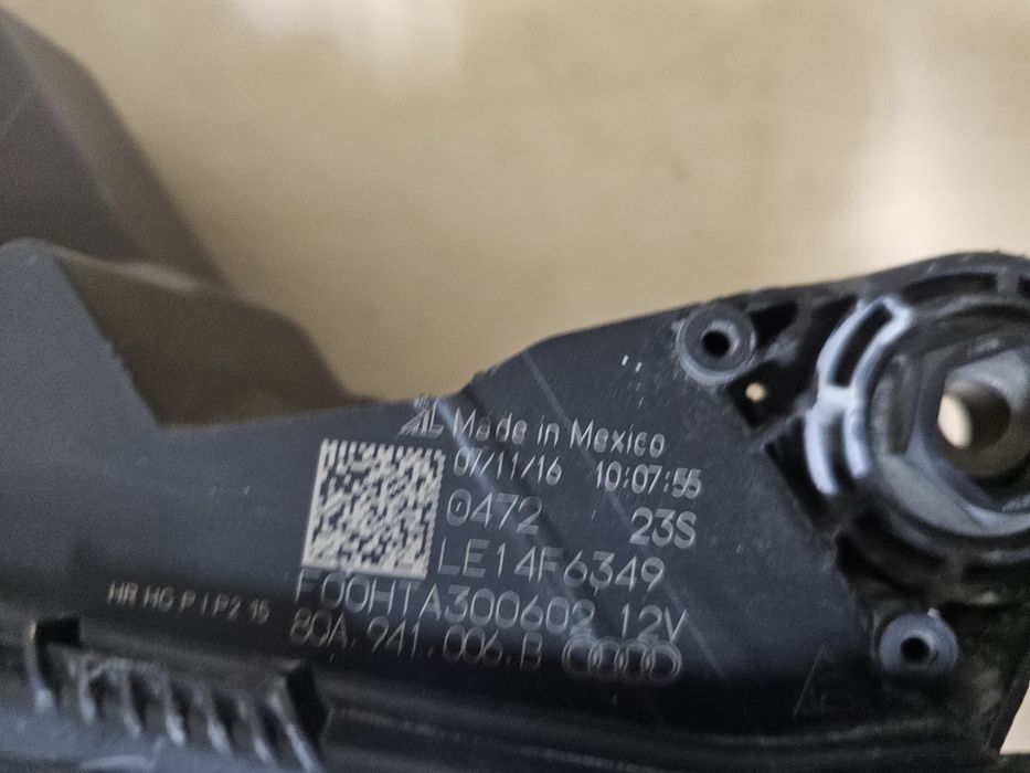 Американски десен фар Audi Q5 usa far ауди кю5