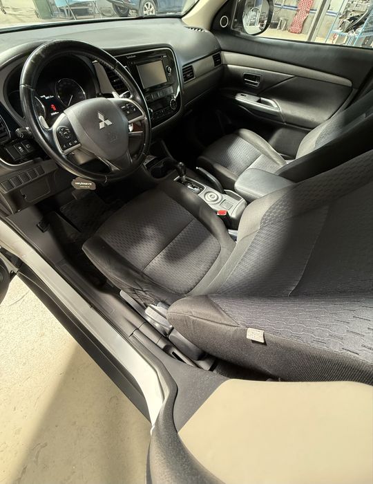 Mitsubishi Outlander 3