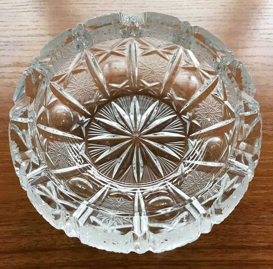 Масивен кристален пепелник