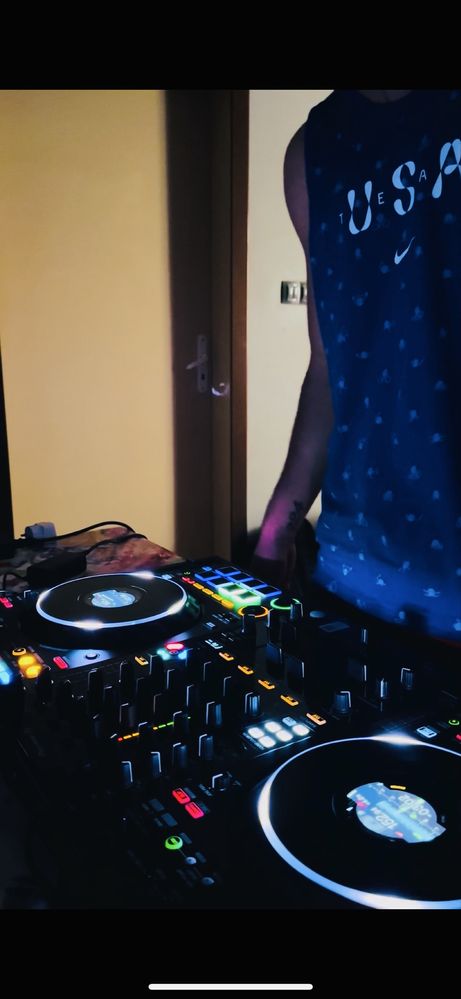 DJ GoGO за сватби, балове и партита