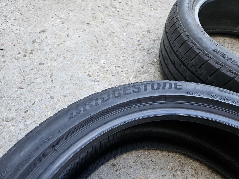 Летни гуми Bridgestone R19
