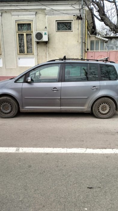 Vând WW Touran 2004