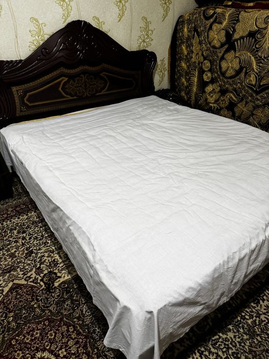 Кровать ва тримо сотилади