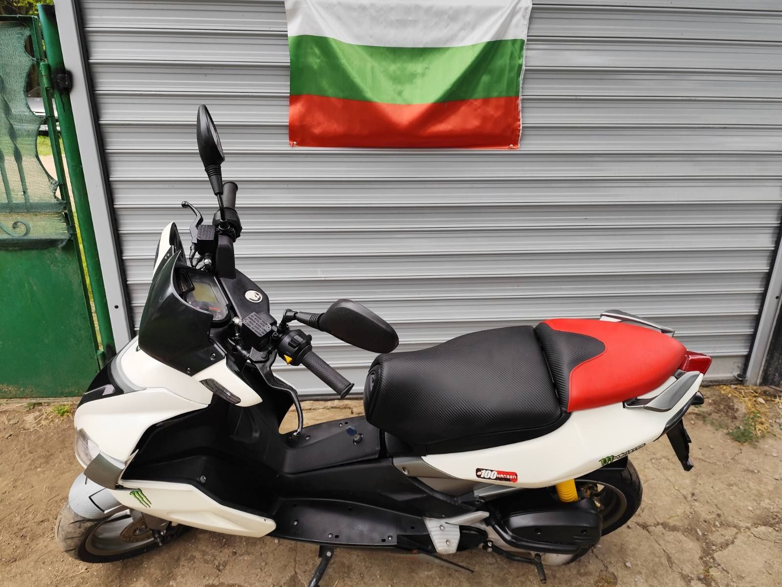 Апеилия ср фактори.Aprilia sr factory