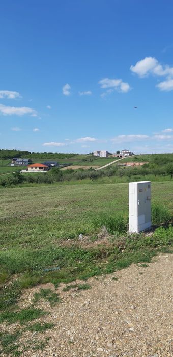 Vând teren intravilan