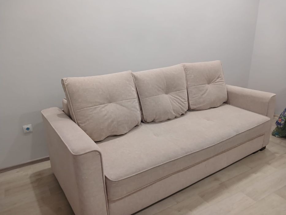 Продам диван в отличном состояний