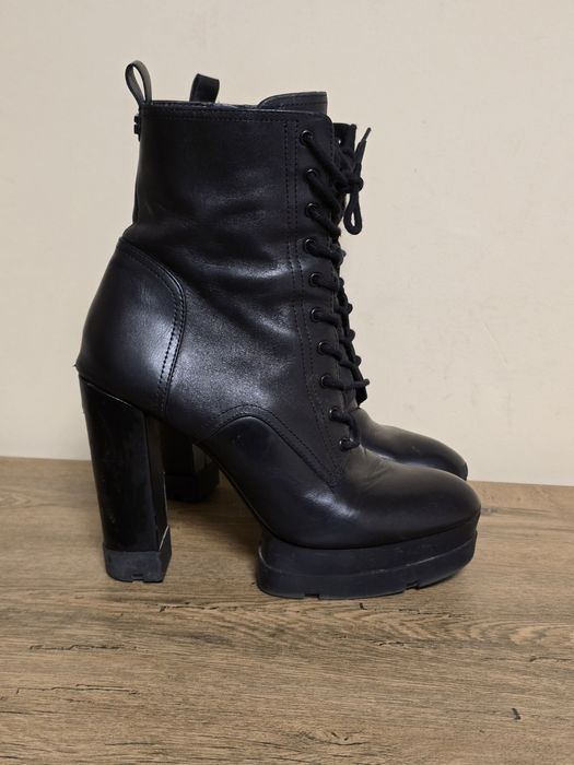 Guess оригинални дамски боти