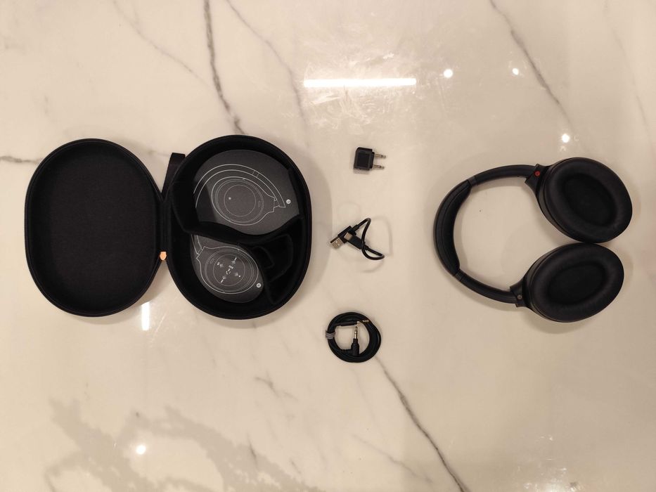 Sony WH-1000Xm3 слушалки