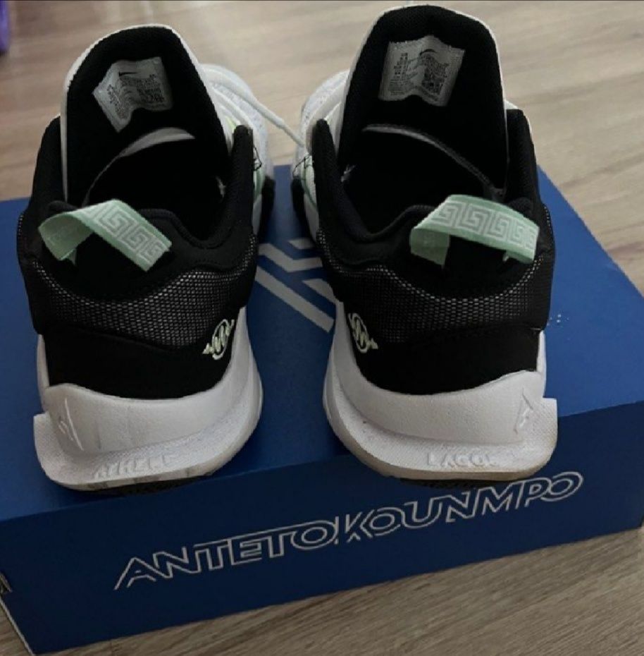 Nike - Баскетболни кецове/маратонки 44 номер (нови).