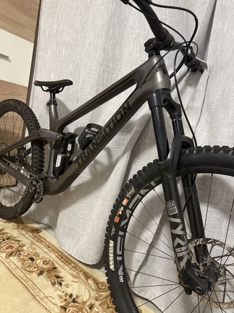 Bicicleta full suspensie full carbon
