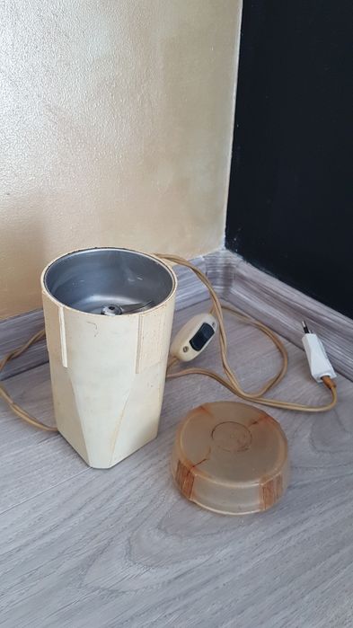 Obiecte de colectie, antichitati, lampa petrol, ciur, bucium, etc.