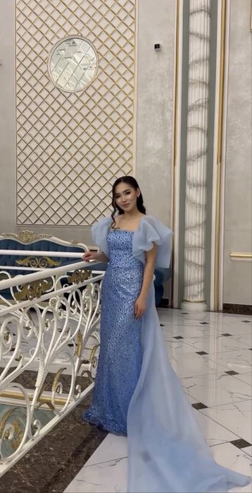 Продам вечерние платья в хорошом состояние