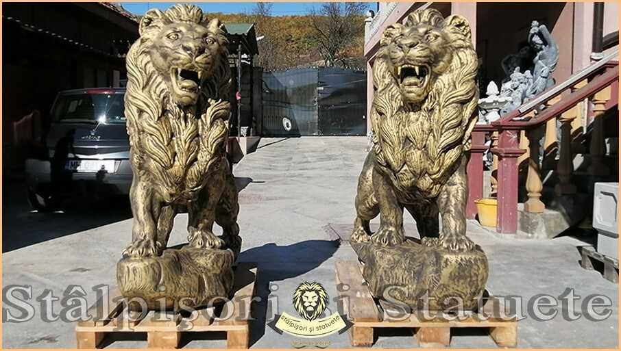 Set statuete lei gigant, din beton, model S66.