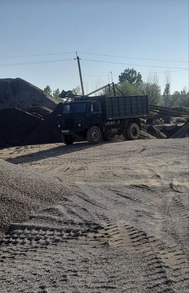 Gaz 66 sotiladi.