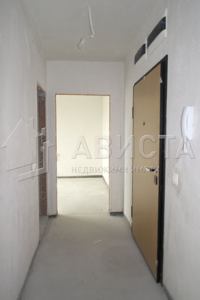Продава се Двустаен апартамент в София, Център - 70 кв.м за 2600 €/кв.м - Снимка #2