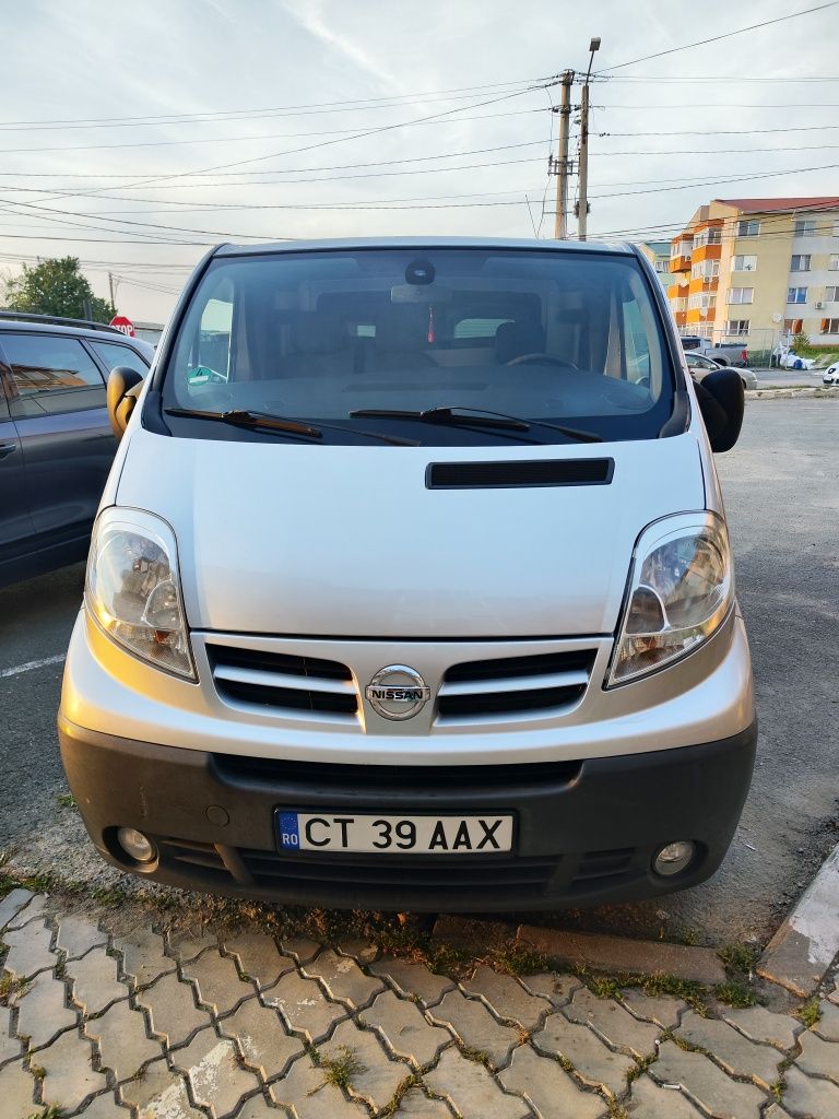Nissan Primastar , identic Vivaro , Renault trafic