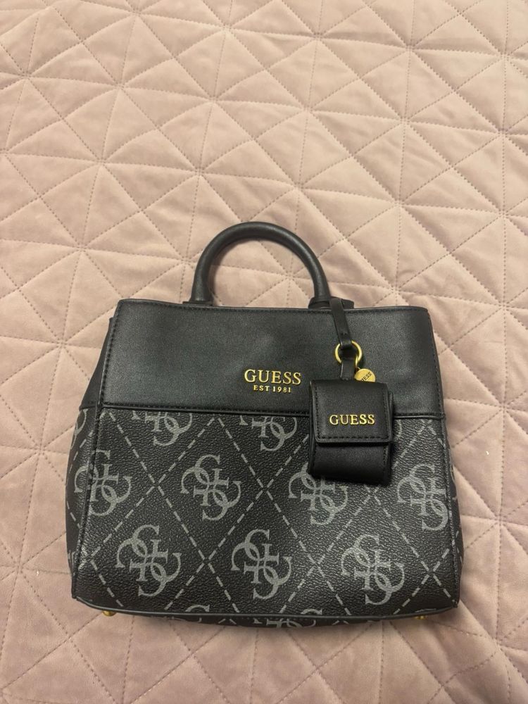 Оригинална Чанта Guess