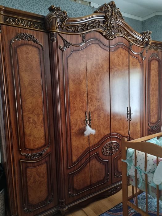 Спальная мебель коричневая