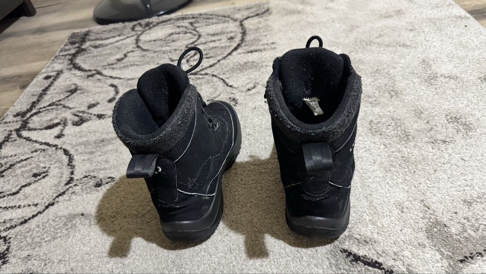 Bocanci de iarnă Lowa