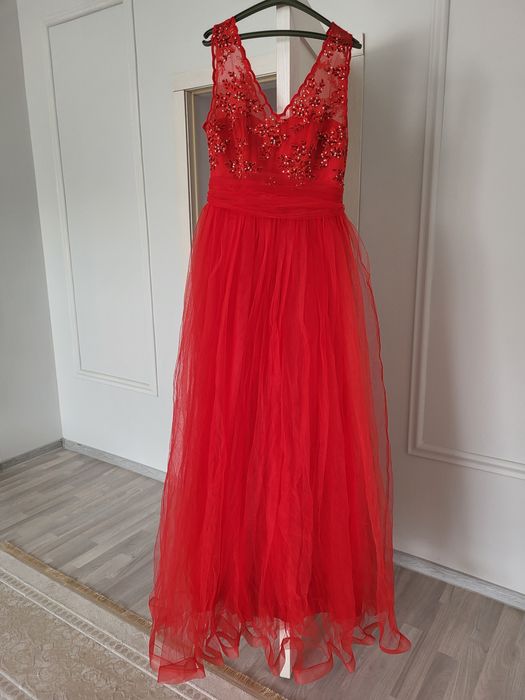 Платье вечернее, длинное, красного цвета