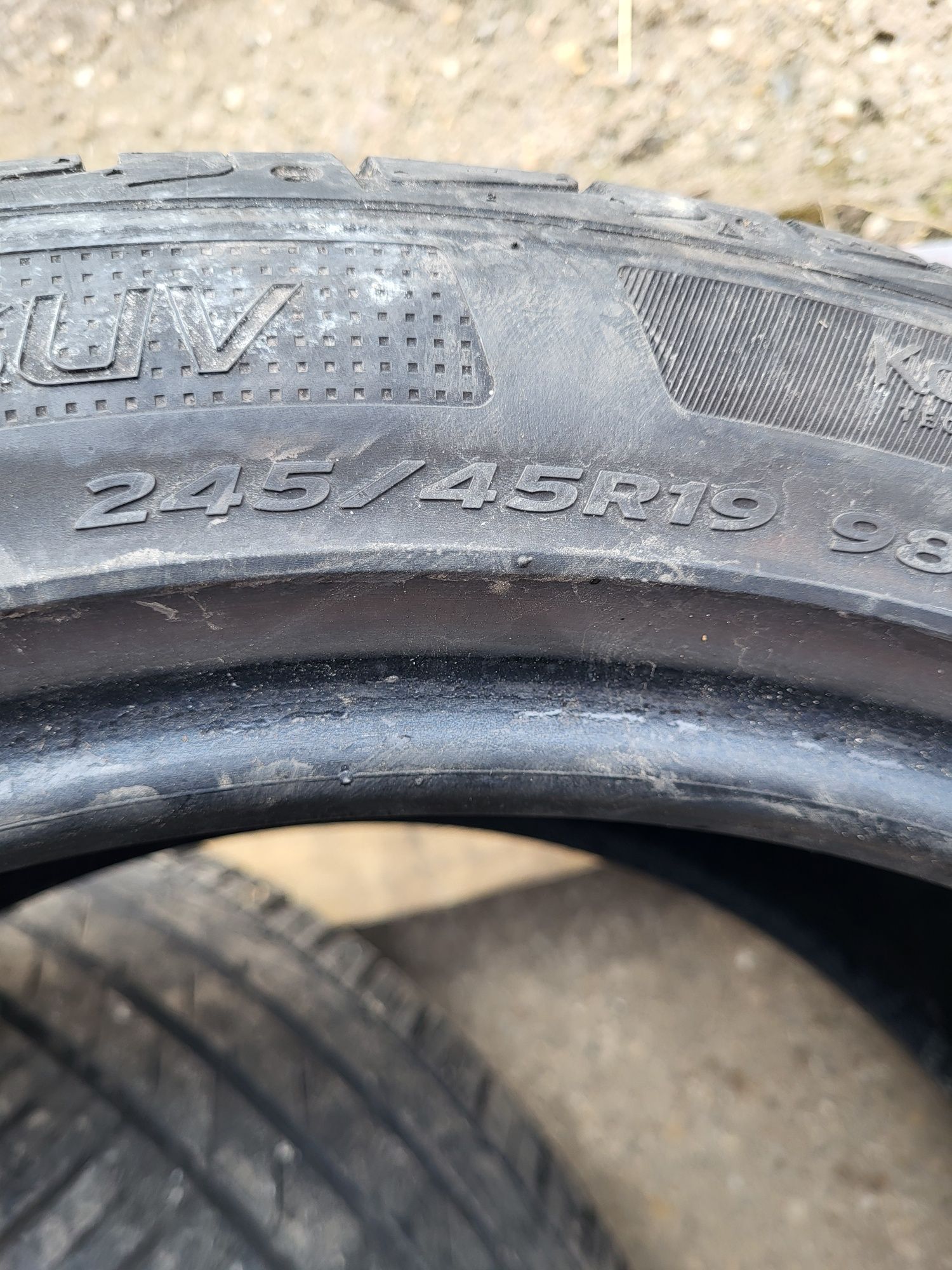 2 anvelope 245 45 R 19 Hankook Vara