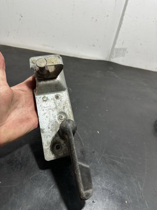 Incuietoare usa spate Mercedes vito volkswagen LT 9017400135 W905 W901