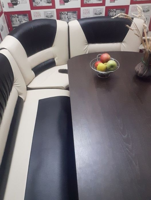 Продам новый кухонный уголок