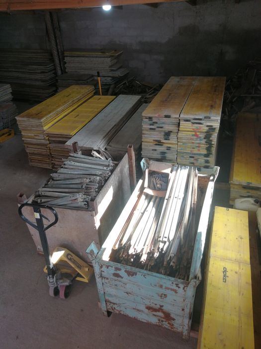 Panouri popi metalici montanți cravate...