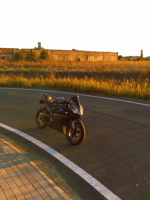 Vând Yamaha YZF R125