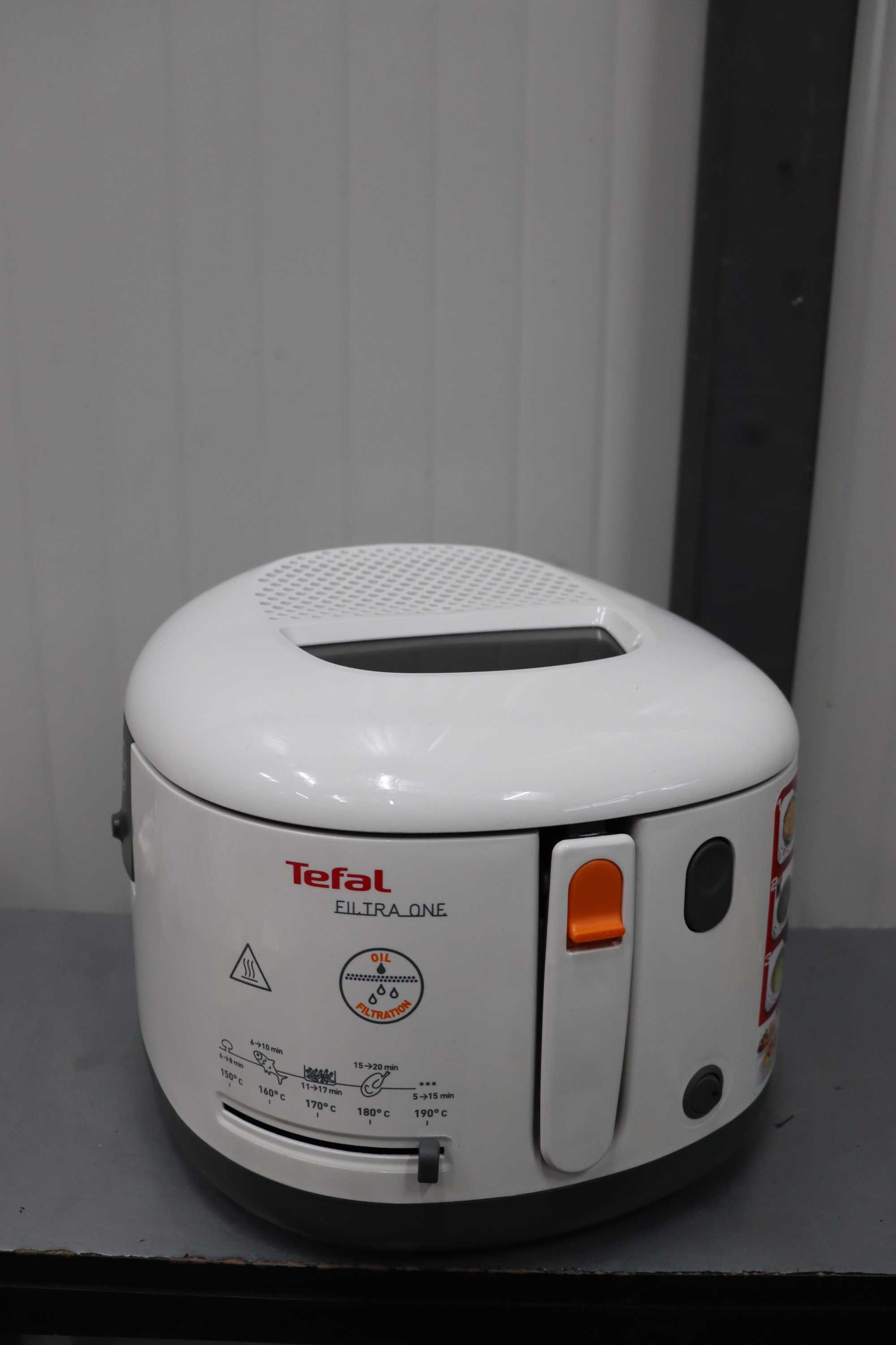 Фритюрник Tefal FF162131, Filtra One,вместимост 1,2кг,1900W