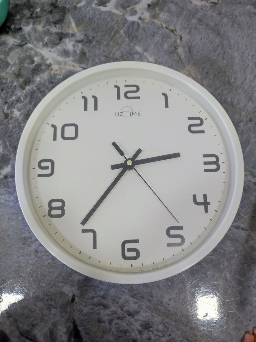 Продам настенные часы новые размер 30 см срочно чиланзар24