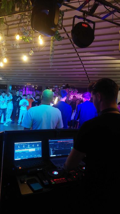 DJ profesionist (Disponibil Crăciun & Revelion) – Evenimente private