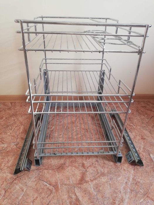 Продам для кухонного гарнитура выдвижную корзину